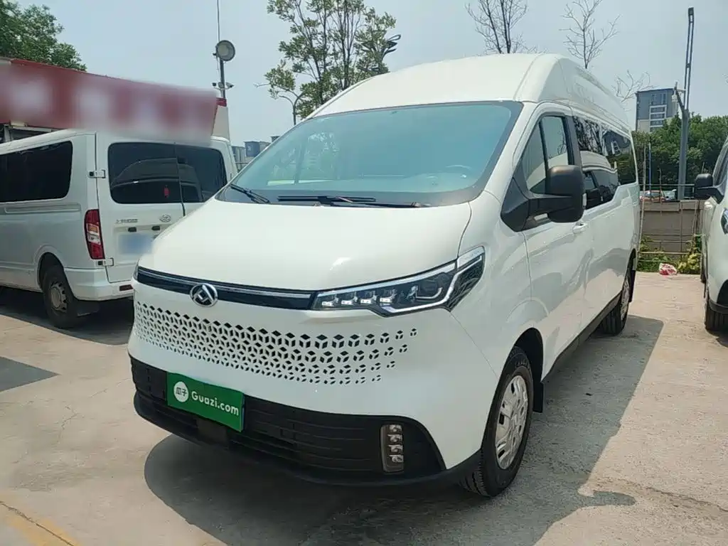 Maxus V70 2023 2.0T Elite AT 6/7 мест