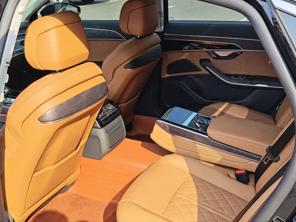 Audi A8 — миниатюра 10