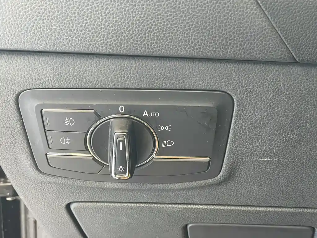 Volkswagen Phideon — миниатюра 15