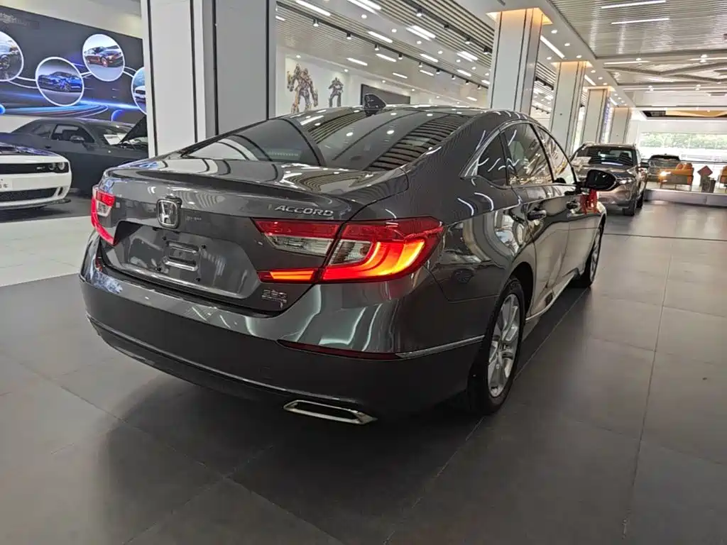 Honda Accord — миниатюра 7