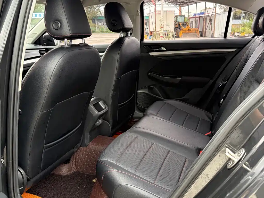 Volkswagen Bora — миниатюра 6