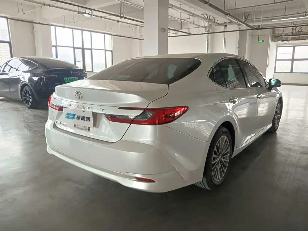 Toyota Camry — миниатюра 6