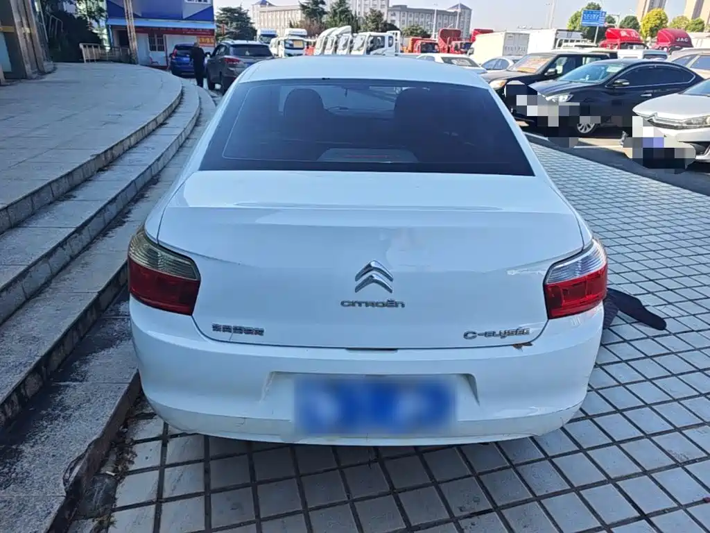 Citroen Elysee — миниатюра 6