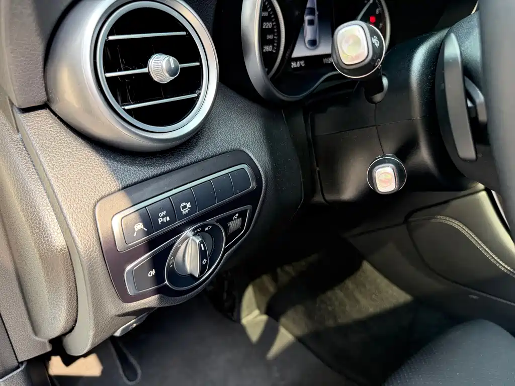Mercedes-Benz GLC Coupe — миниатюра 8