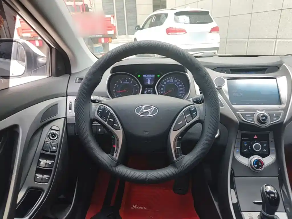 Hyundai Elantra Langdong — миниатюра 11