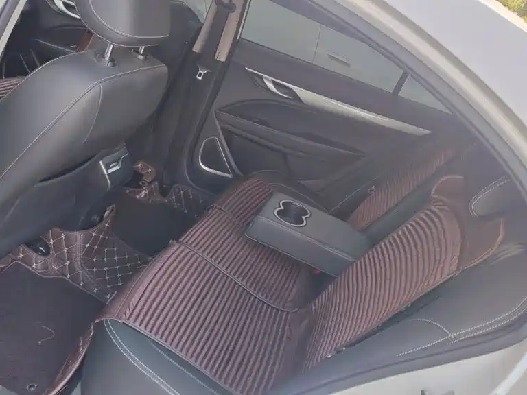 Geely Emgrand — миниатюра 4