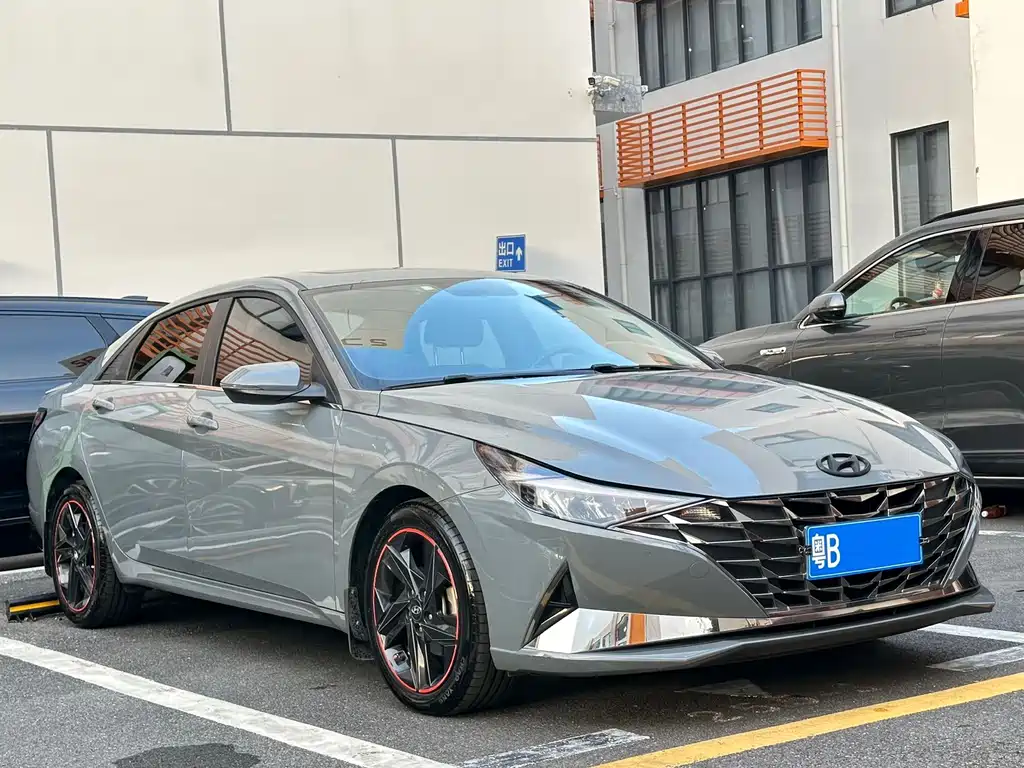 Hyundai Elantra — миниатюра 3