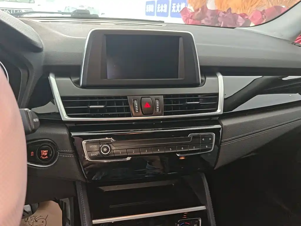 BMW 2 Series Active Tourer — миниатюра 13