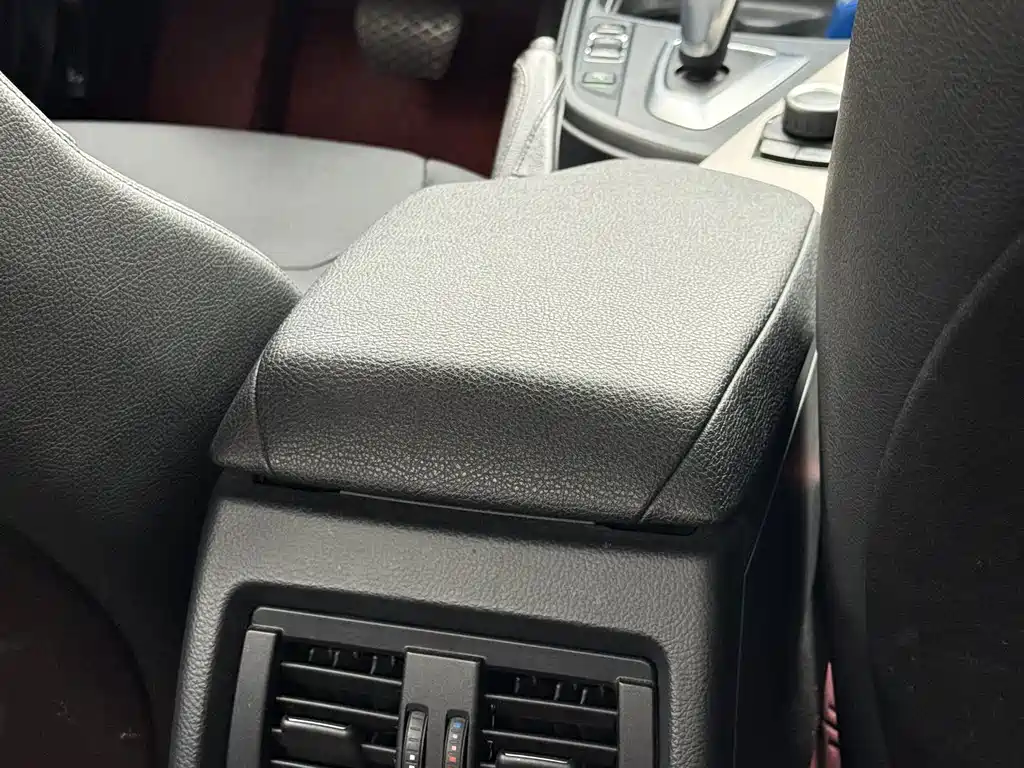 BMW 3 Series — миниатюра 21