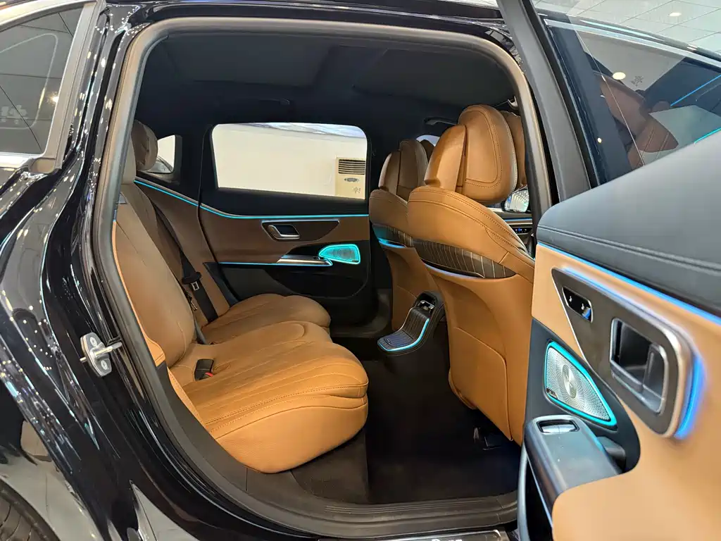 Mercedes-Benz E-Class — миниатюра 12