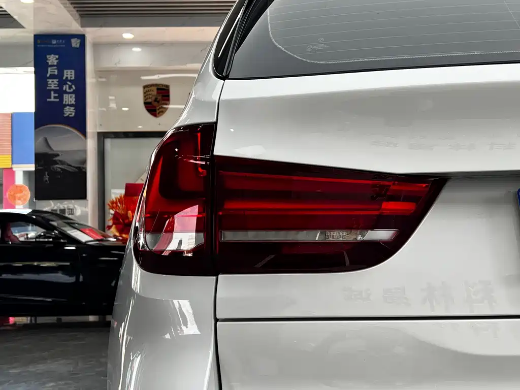 BMW X5 (Import) — миниатюра 10