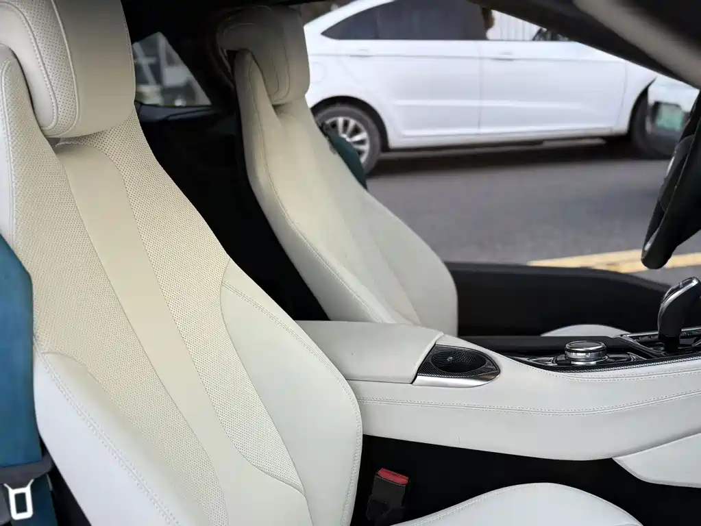 BMW i8 — миниатюра 12