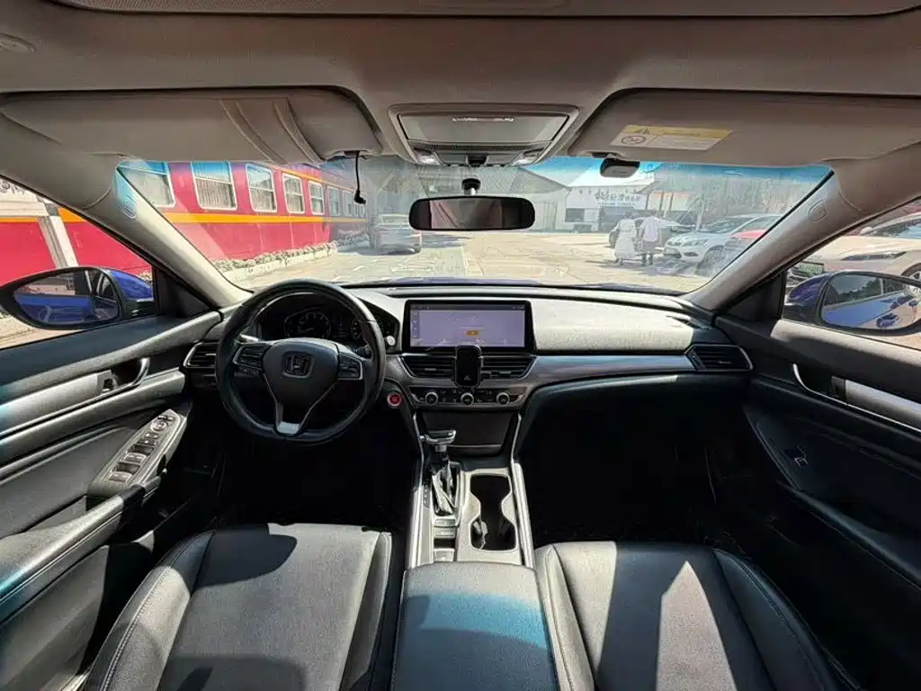 Honda Accord — миниатюра 5
