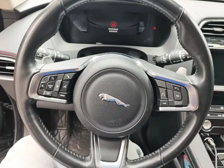 Jaguar F-PACE — миниатюра 15