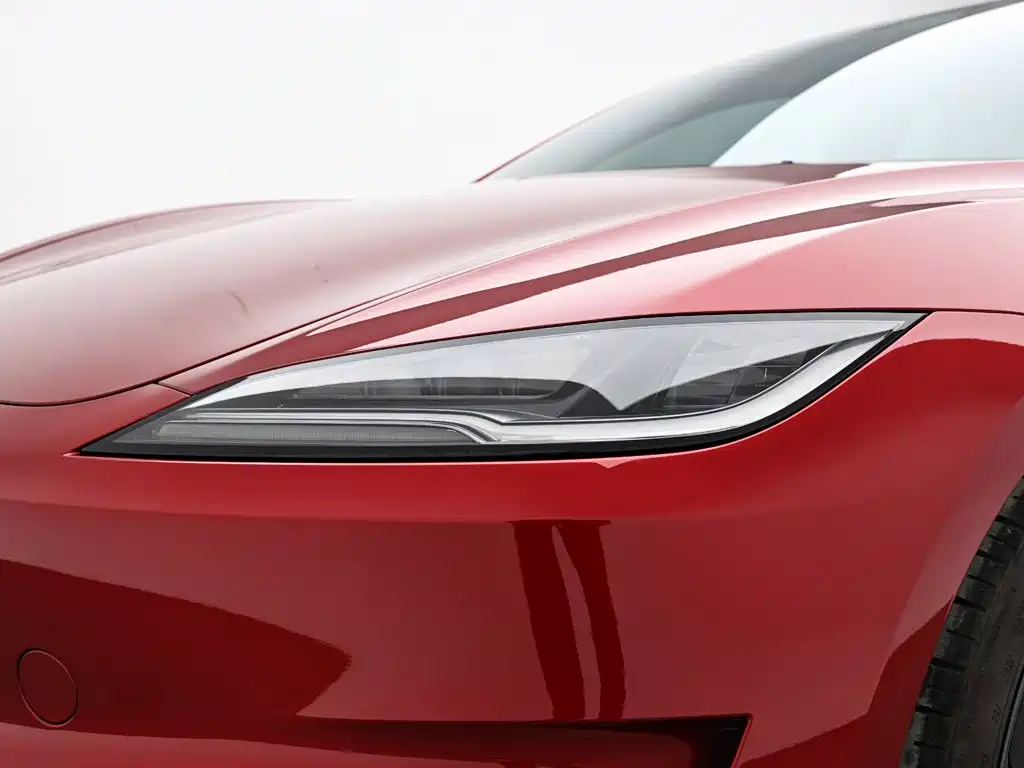 Tesla Model 3 — миниатюра 10