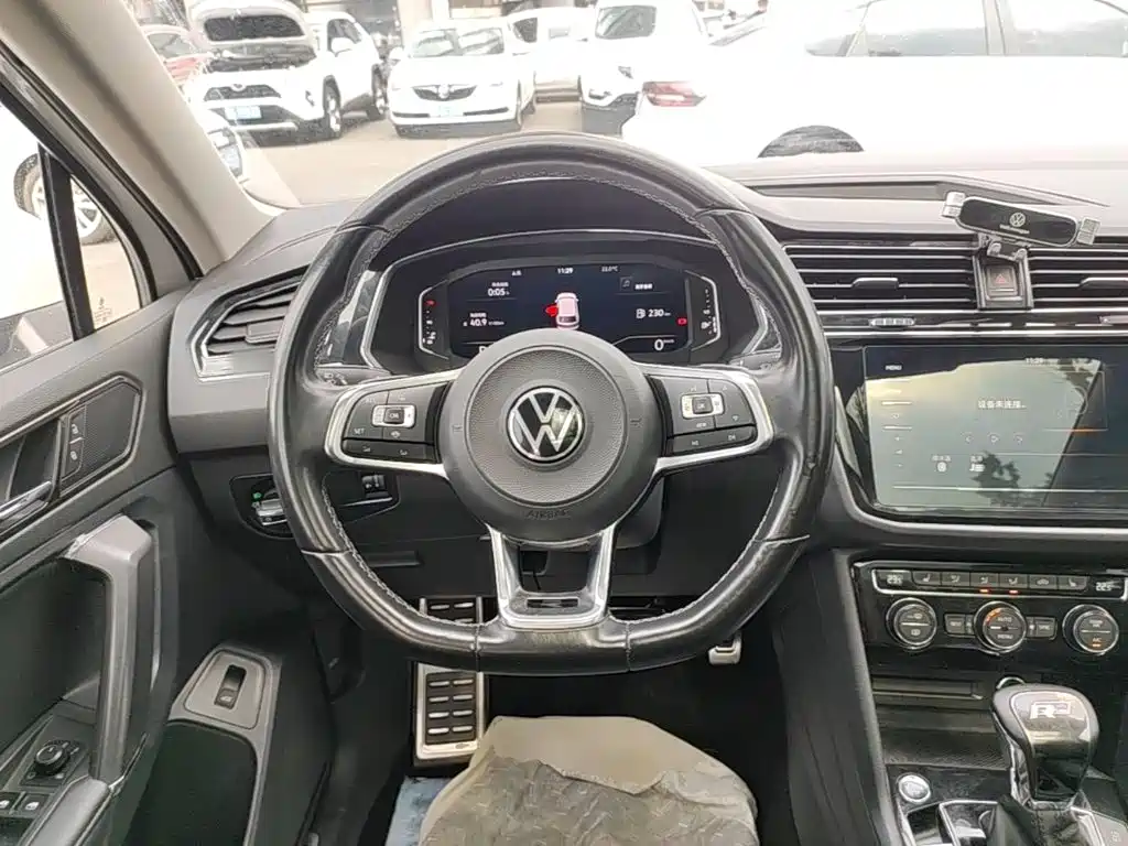 Volkswagen Tiguan L — миниатюра 11