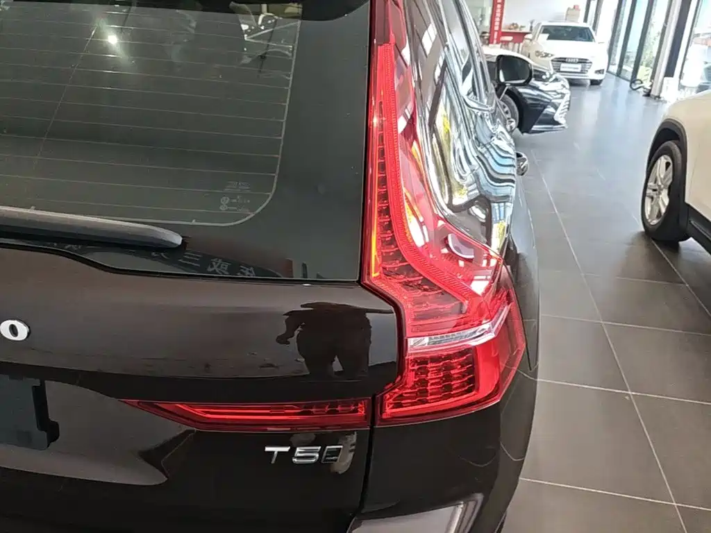 Volvo XC60 — миниатюра 8