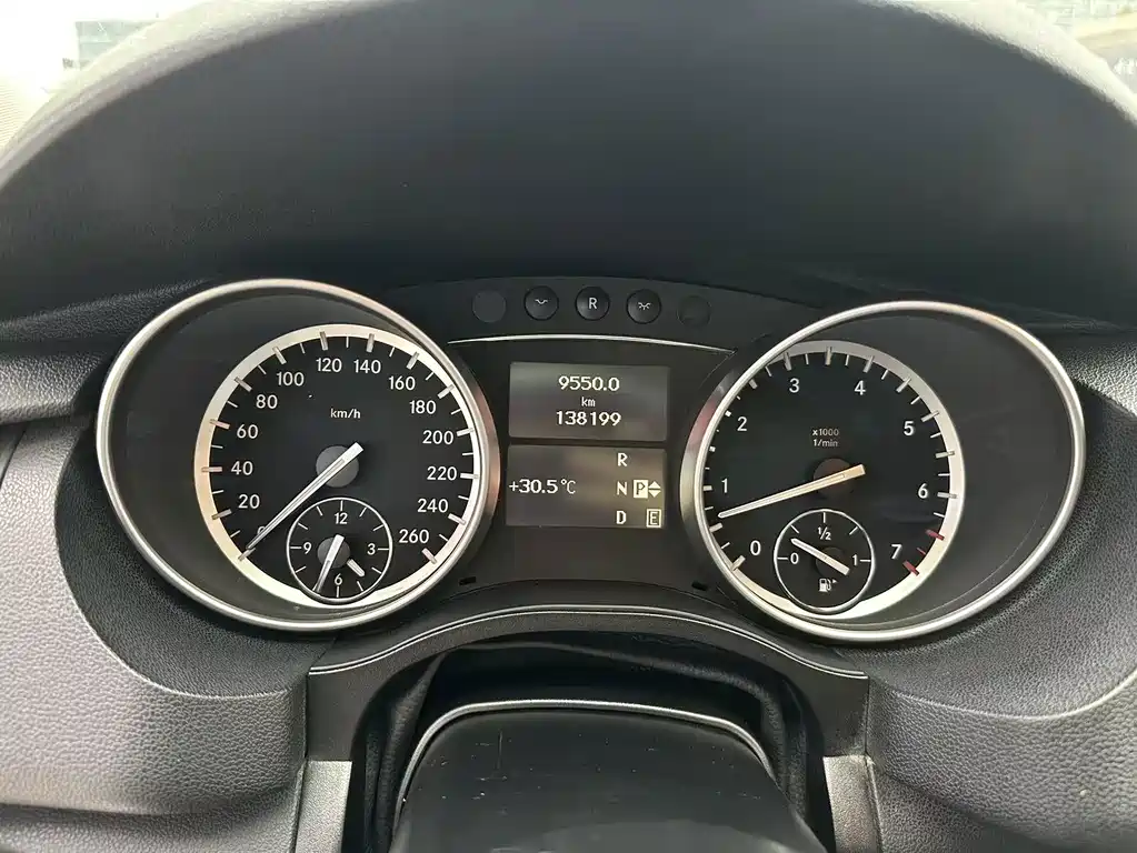 Mercedes-Benz R-Class — миниатюра 8