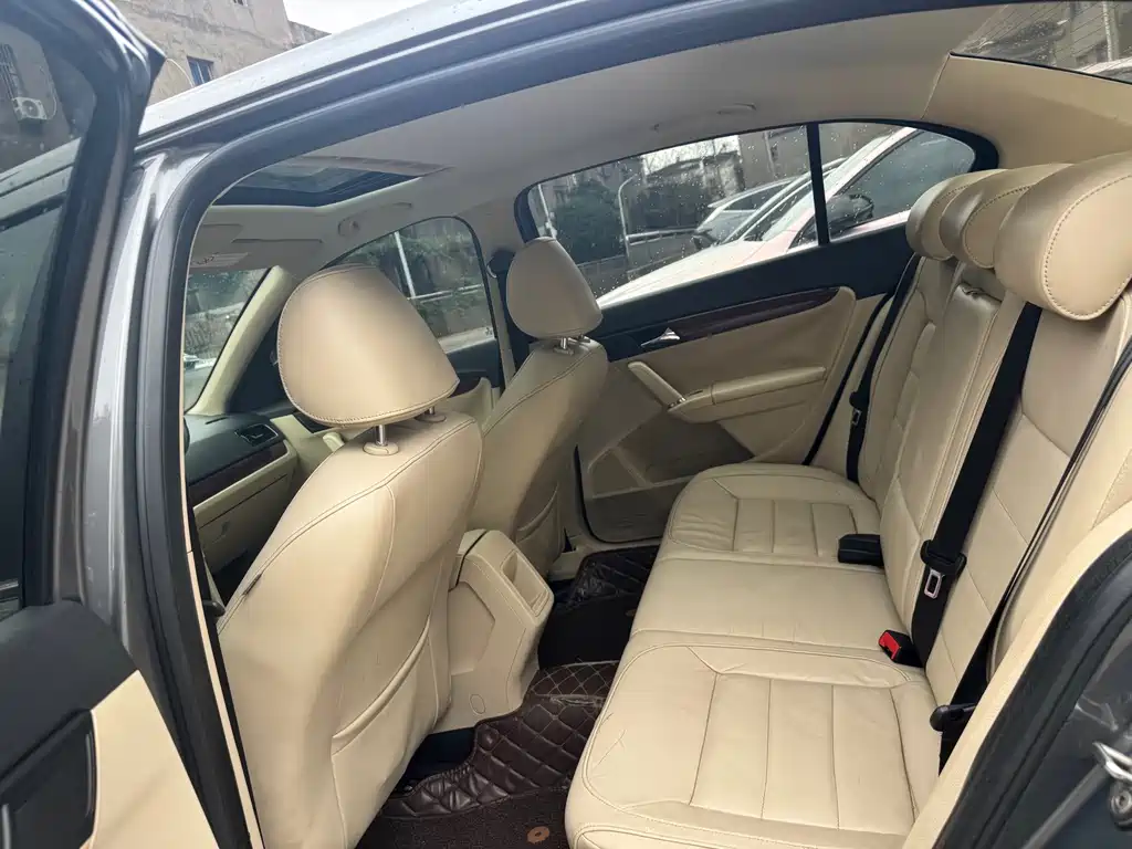 Volkswagen Lavida — миниатюра 10