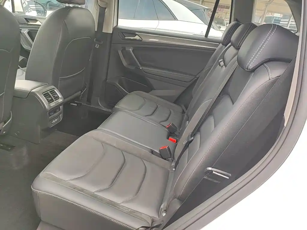 Volkswagen Tiguan L — миниатюра 17