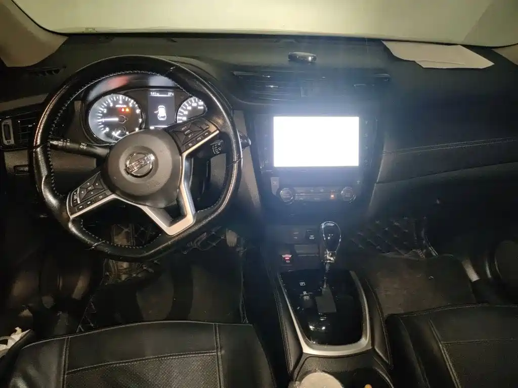 Nissan X-Trail — миниатюра 5