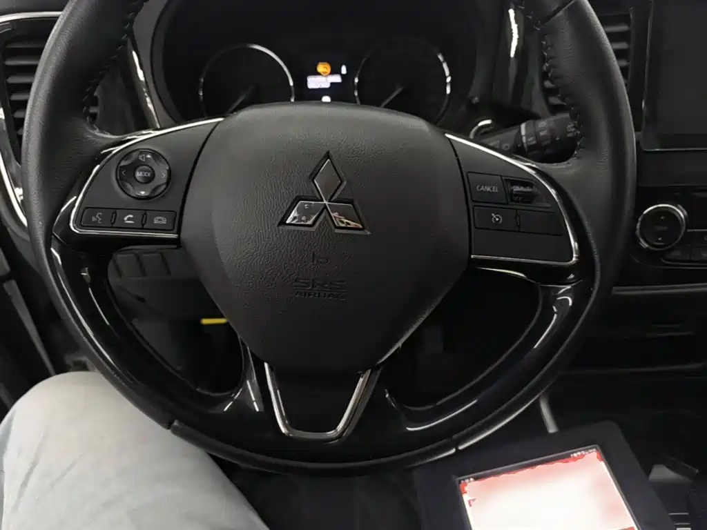 Mitsubishi Outlander — миниатюра 11