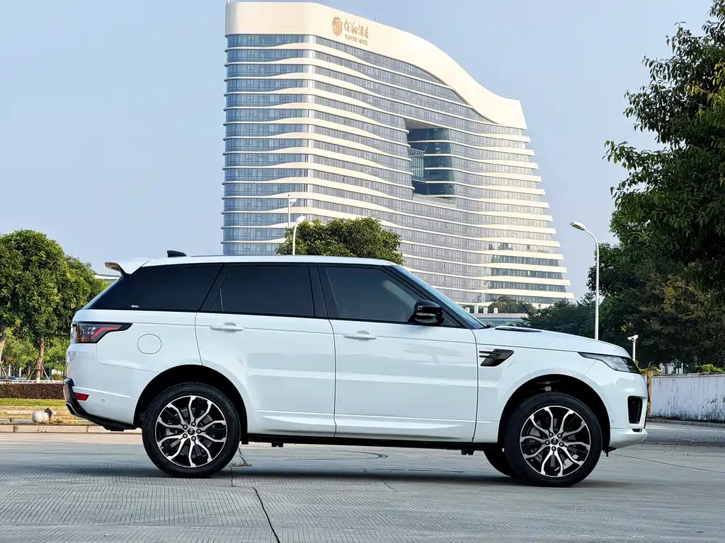 Land Rover Sport — миниатюра 13