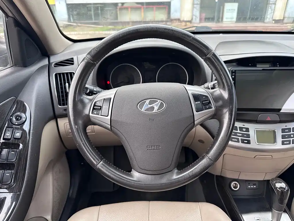 Hyundai Elantra — миниатюра 18