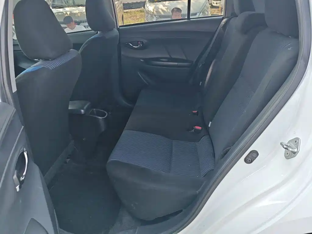 Toyota Yaris L — миниатюра 17