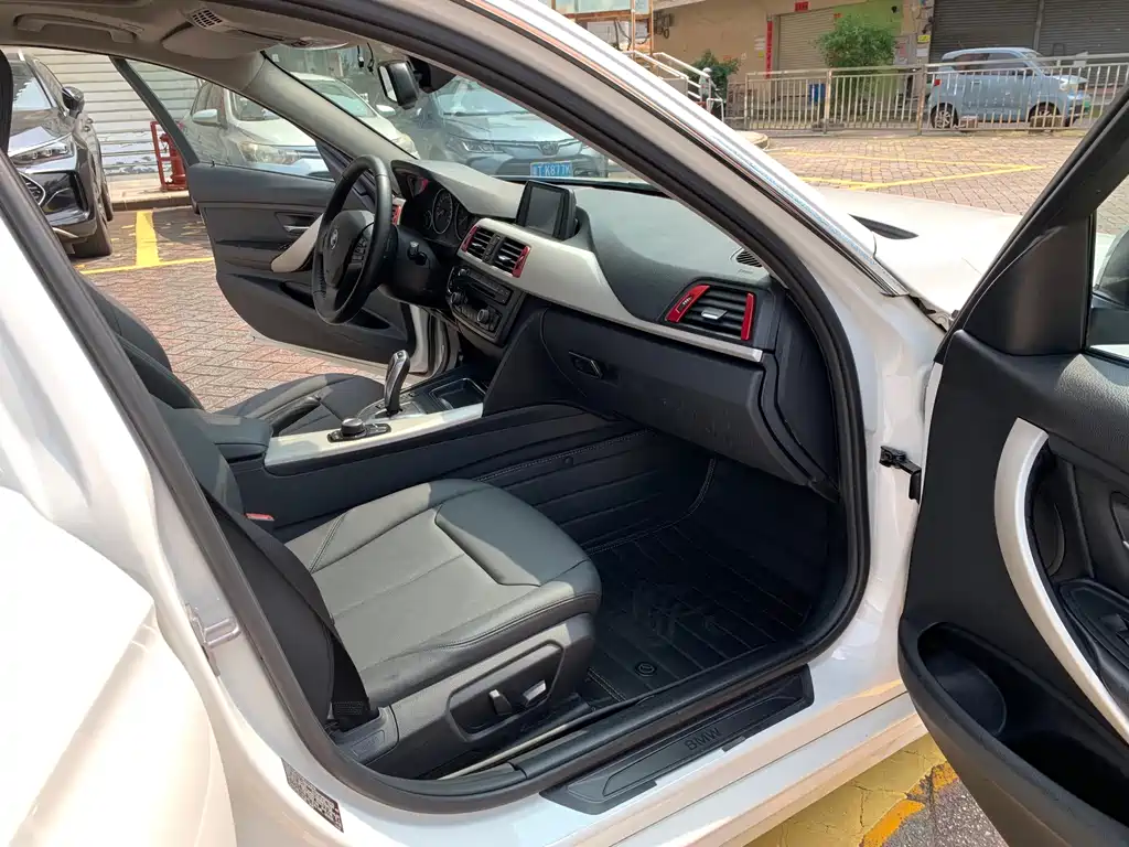 BMW 3 Series — миниатюра 8