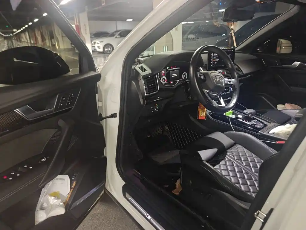 Audi Q5L Sportback — миниатюра 12