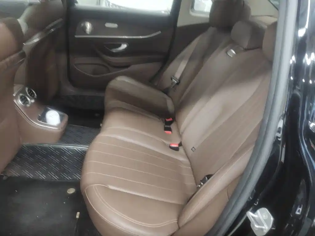 Mercedes-Benz E-Class — миниатюра 17