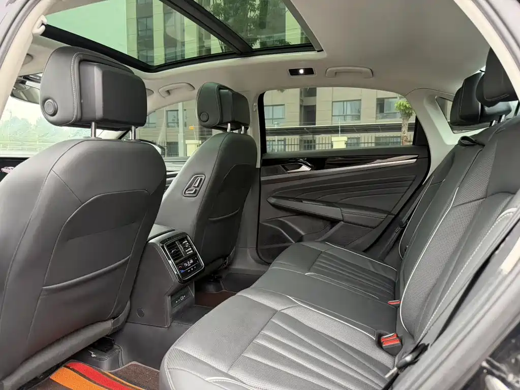 Volkswagen Passat 2024 380TSI Luxury