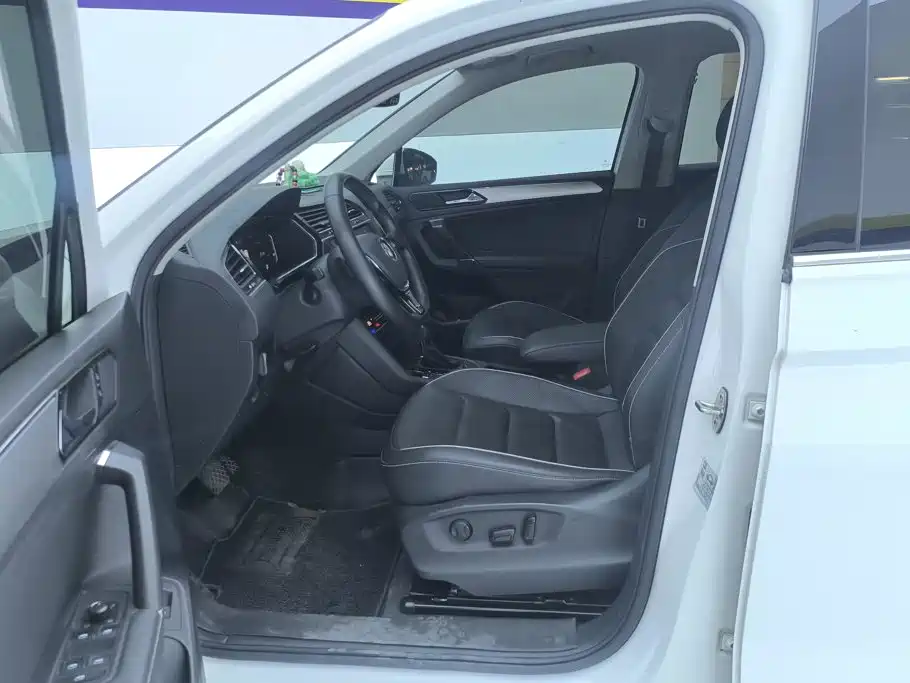 Volkswagen Tiguan L PHEV — миниатюра 9