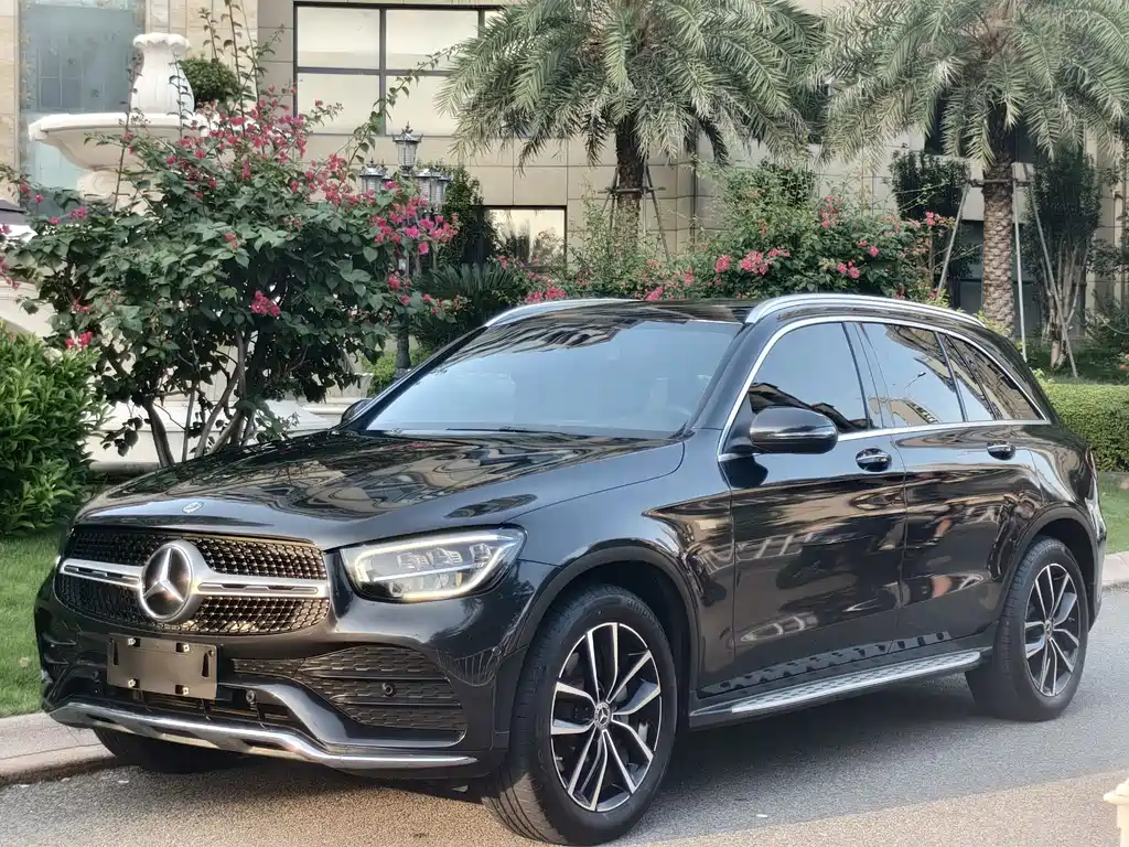 MERCEDES-BENZ GLC