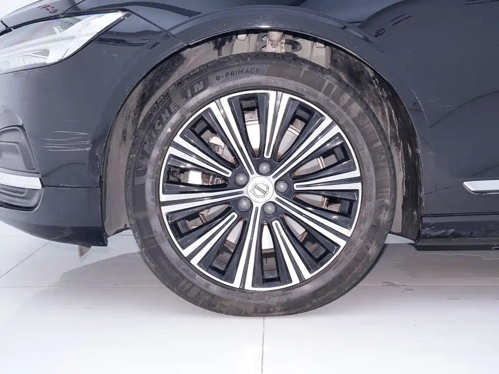 Volvo S90 — миниатюра 25