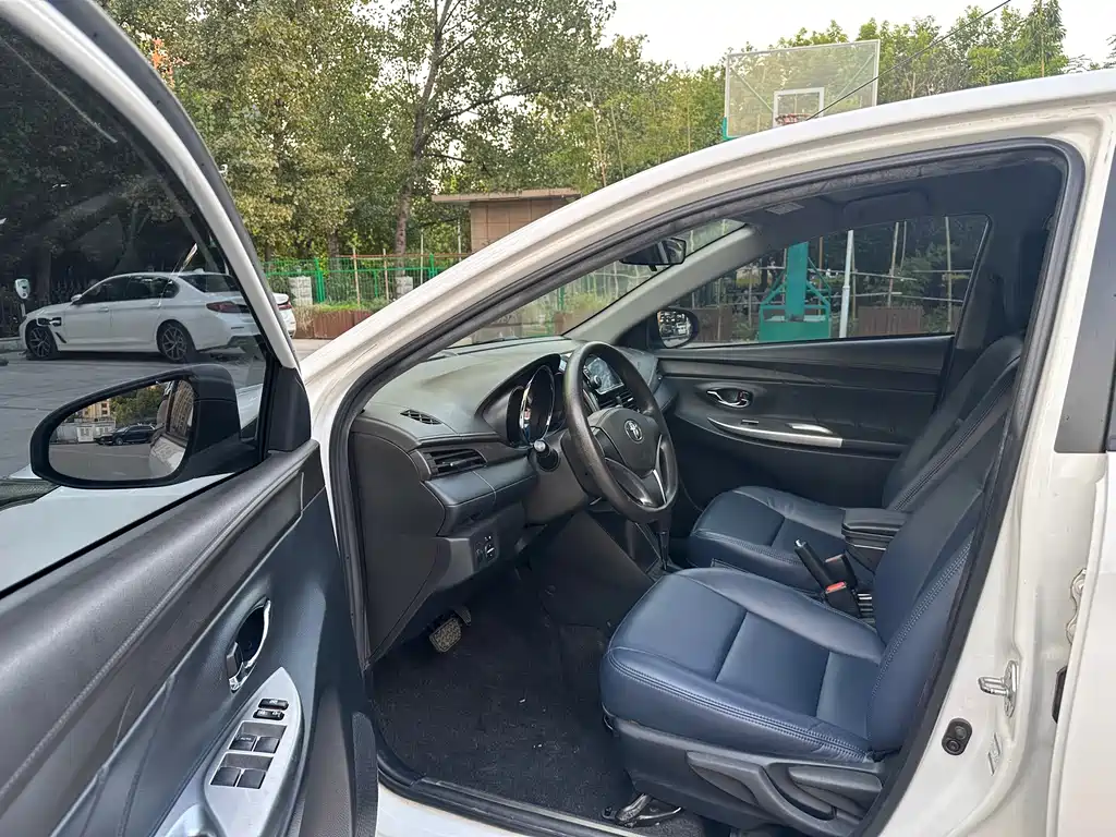 Toyota Yaris L — миниатюра 21