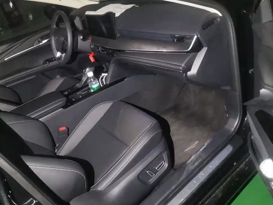 Toyota Camry — миниатюра 8