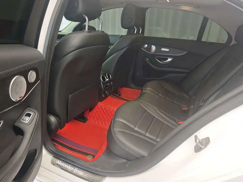 Mercedes-Benz C-Class — миниатюра 13