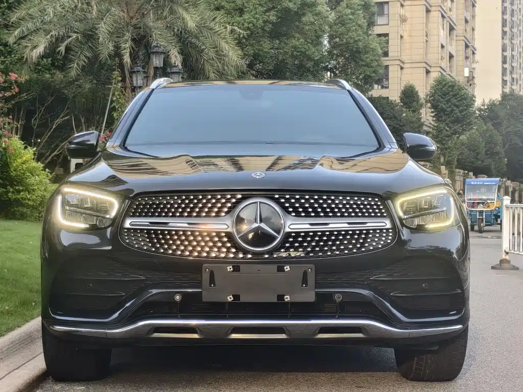 MERCEDES-BENZ GLC
