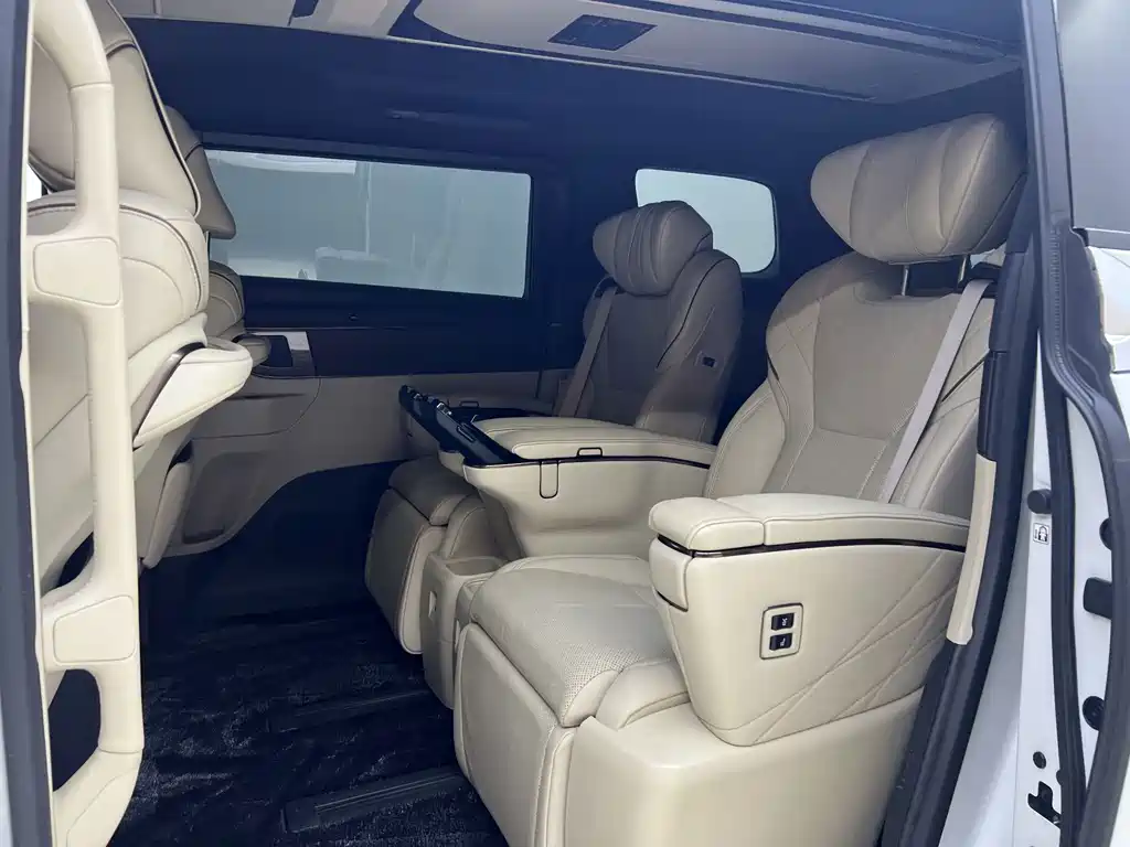 Toyota Vellfire — миниатюра 12