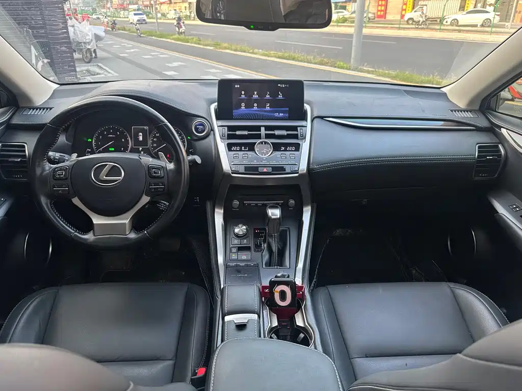 Lexus NX — миниатюра 9