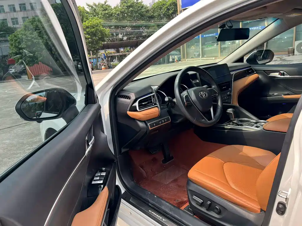 Toyota Camry — миниатюра 7