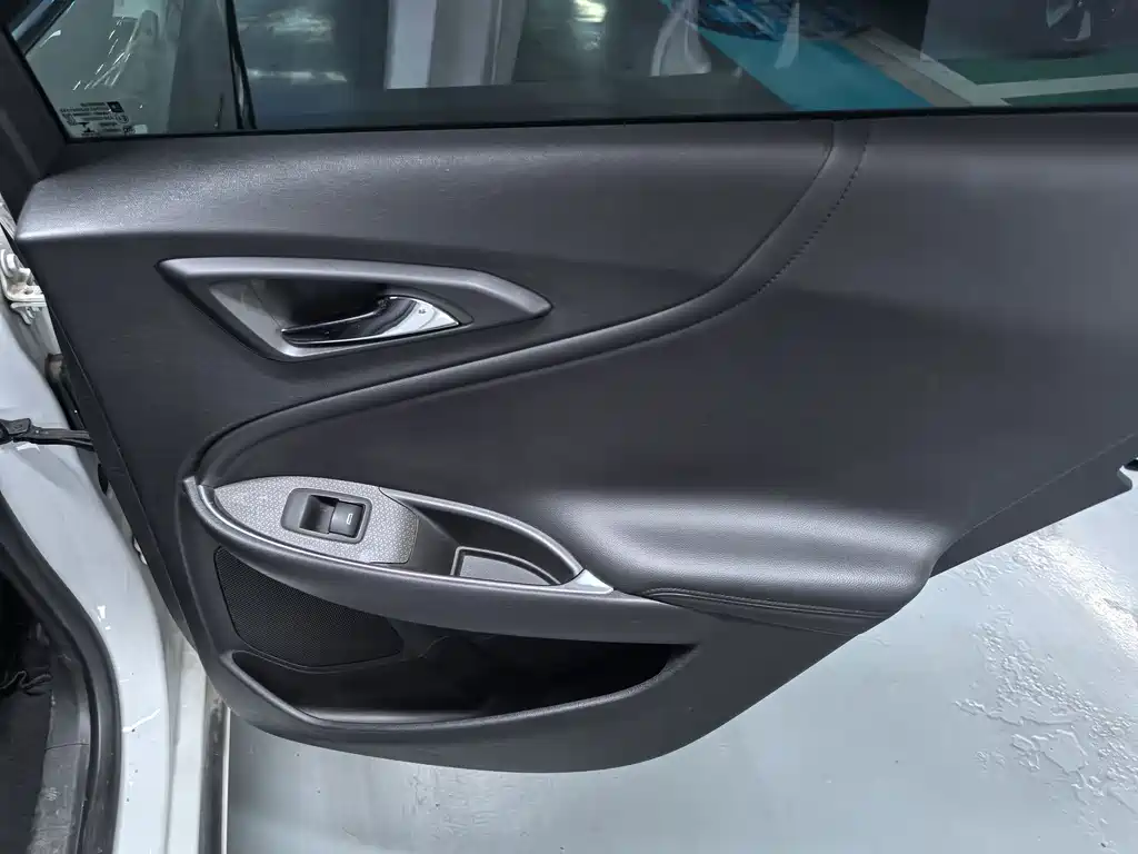 Chevrolet Malibu XL — миниатюра 12