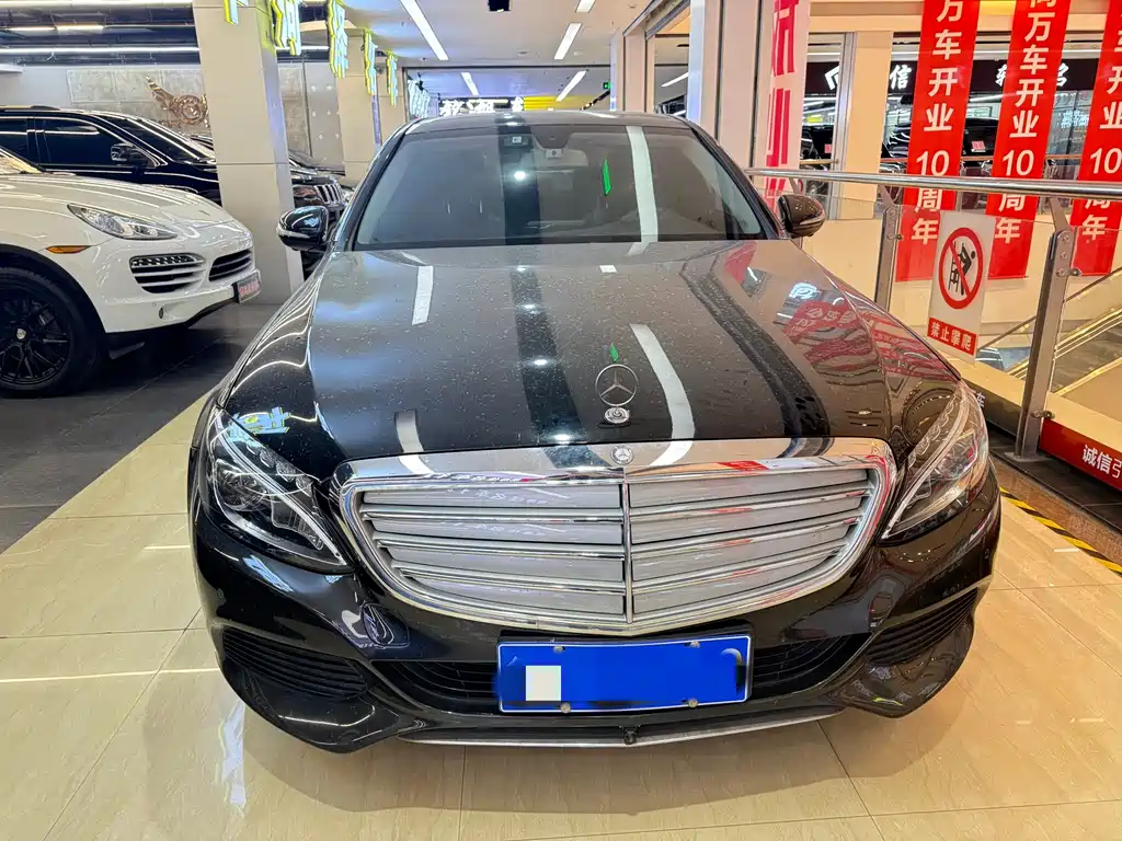 Mercedes-Benz C-Class — миниатюра 2