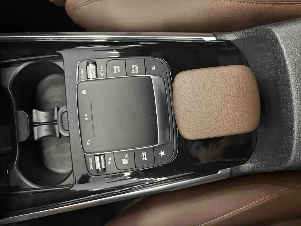 Mercedes-Benz GLB — миниатюра 14