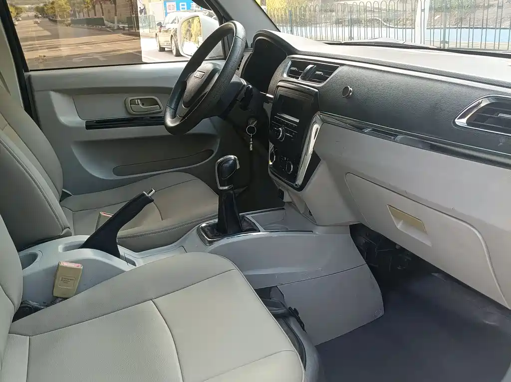 SRM XINYUAN NEW ENERGY LITTLE SEA LION EV