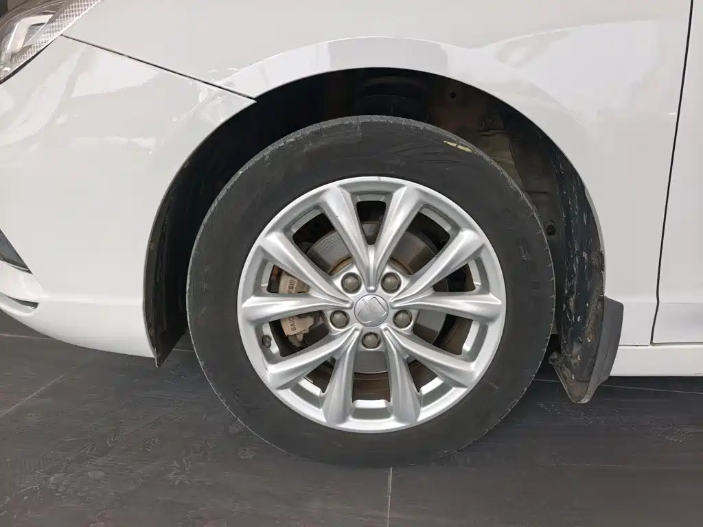 Roewe i5 — миниатюра 23