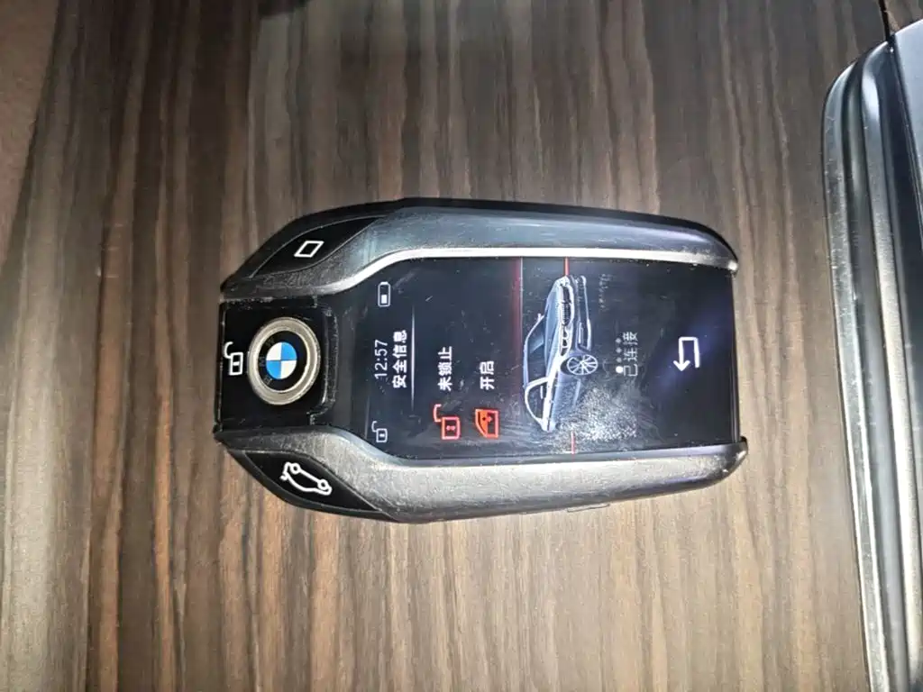 BMW 5 Series New Energy — миниатюра 9