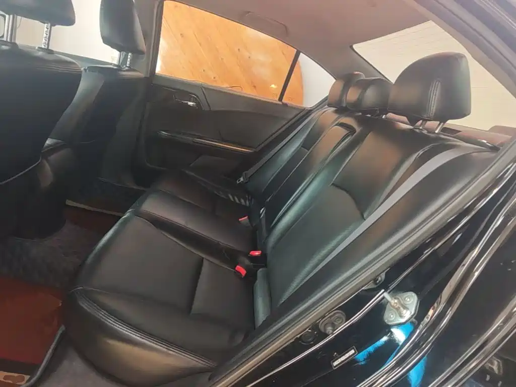 Honda Accord — миниатюра 17